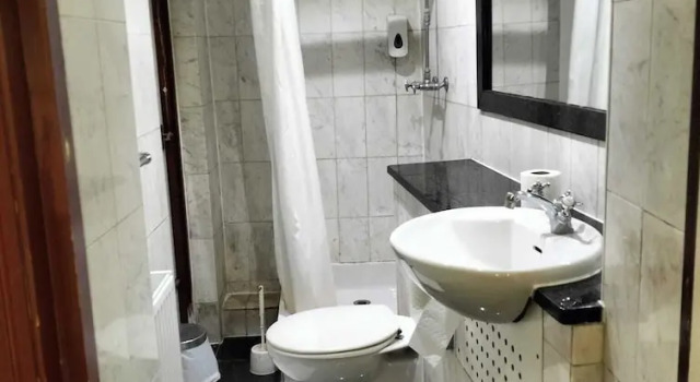 Трёхместный номер Comfort Manor Hotel