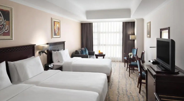 Трёхместный номер Executive Anwar Al Madinah Mövenpick