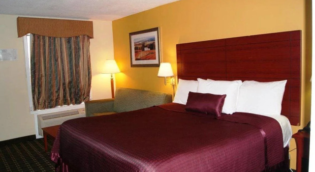 Red Carpet Inn - Natchez, Prenota Hotel Hotel a Natchez con parcheggio, Parcheggio