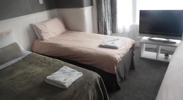 Четырёхместный номер Standard Iona Hotel