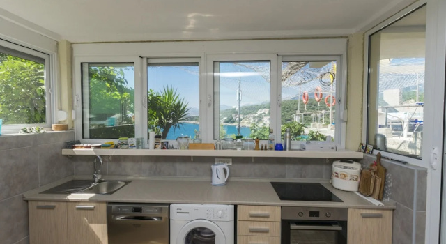 Апартаменты Цокольный этаж с 3 комнатами House SPA Carpe Diem with the best sea view