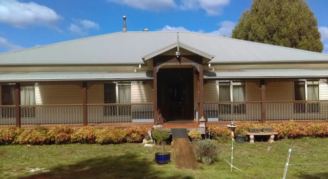Deloraine Comfort guest house, Book Guesthouse Deloraine Tasmania