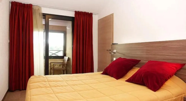 Le Relais Renaissance, Rezervați Hotel Marville 