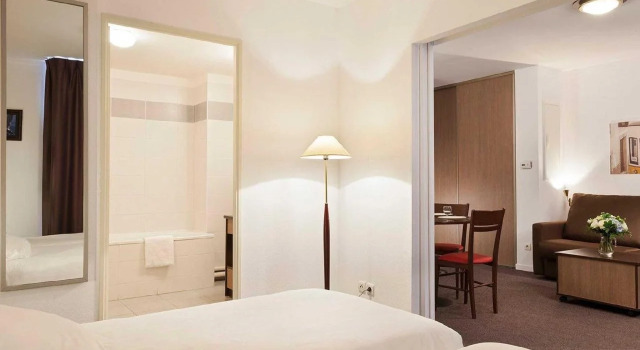 Comfort Suites Port-Marly Paris Ouest, Book Hotel  