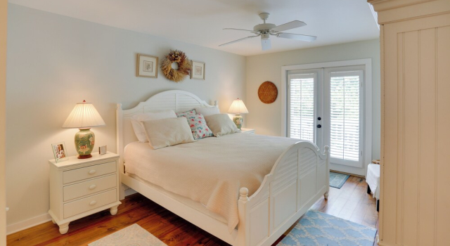 Bright St. Simons Island Escape: Walk to the Beach