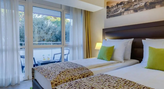 Двухместный номер Premium с балконом Hotel Pinija