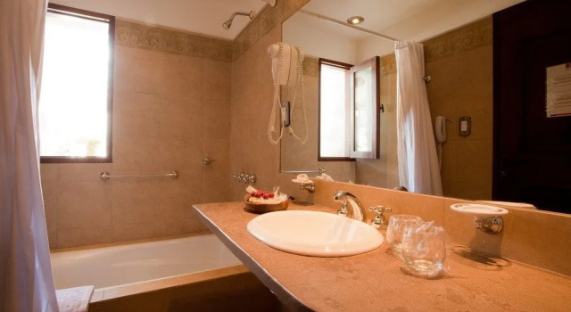Трёхместный номер Deluxe Hotel Marqués De Tojo