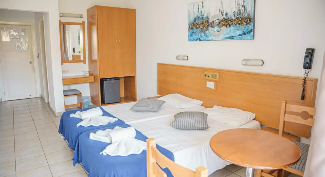 Villa Costa Cornelia Homes, Забронировать Отель Отели Айия-Напа с бассейном, рядом с Пляж Луккос Ту Манди, Бассейн