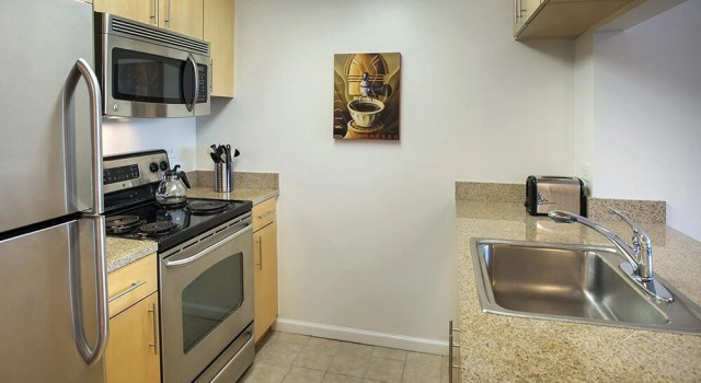 Апартаменты с 2 комнатами Premier Furnished Apt at Grove Pointe
