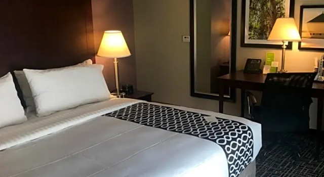 Номер Standard La Quinta Inn & Suites by Wyndham Denver Aurora Medical