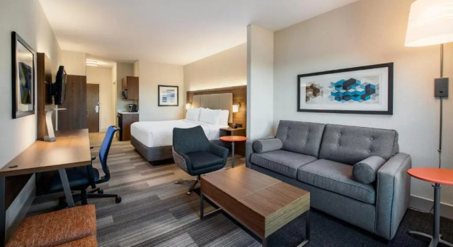 Люкс Holiday Inn Express Airdrie by IHG