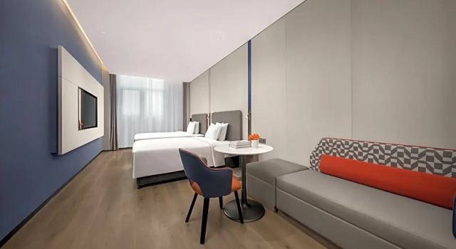 Четырёхместный номер Standard Holiday Inn Express Shanghai Hongqiao NECC by IHG