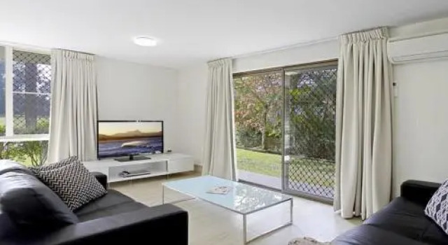 1/56 Lawson Street@Clarkes Beach