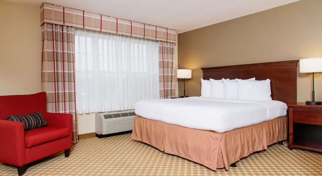 Двухместный номер Standard Country Inn & Suites by Radisson, Milwaukee West Brookfield , WI