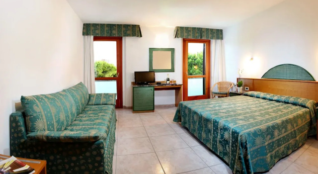 Трёхместный номер Superior с балконом Hotel Mediterraneo