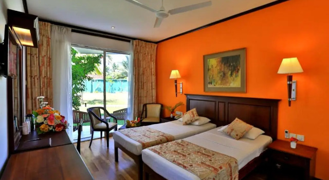 Двухместный номер Deluxe Hibiscus Beach Hotel & Villas - 10 percent off on all Food & Beverages