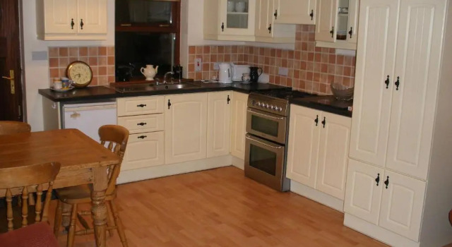 Mountshannon cottage, Book Feriehus SPA-hoteller i Clare, SPA