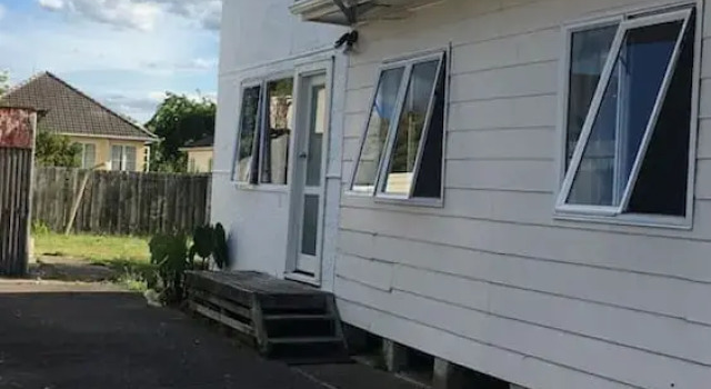 3 Double 1 Sofa Beds House 22B, Забронировать Дом для отпуска Коттеджи Озера Роторуа, Коттедж