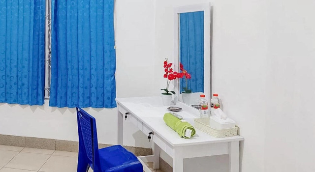 Wisma labamba RedPartner, Prenota Bed & breakfast Hotel a Kalimantan con parcheggio, Parcheggio