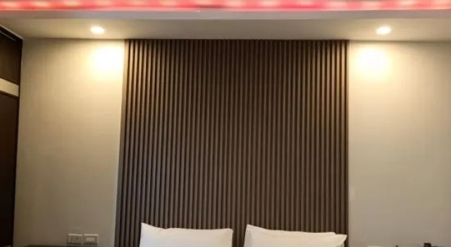 Двухместный люкс Premier с видом на город Fields Walking Street Hotel