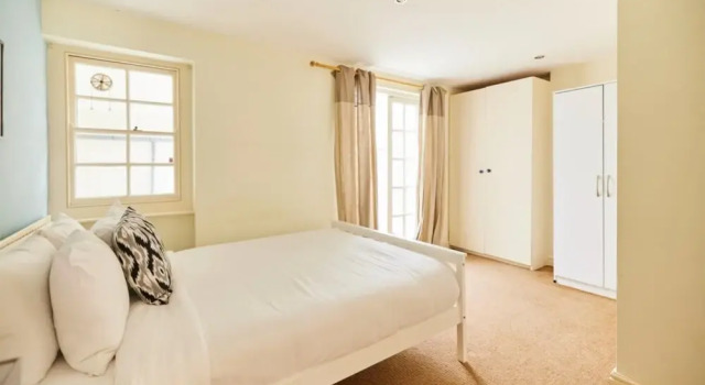 The Myddelton Square Garden Den - Tempting 2bdr Flat With Garden