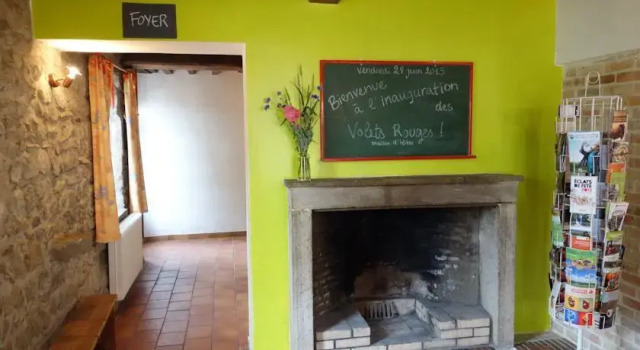 Les Volets Rouges, Buchen Sie Hotel Saint-Clément-de-Régnat Frankreich