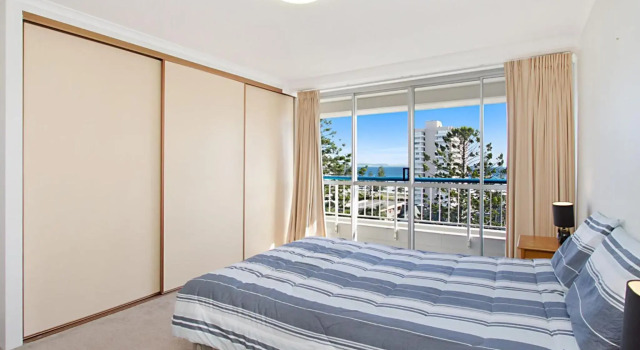 Border Terrace Unit 13 - Large apartment walk to beaches and clubs