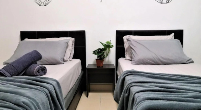 Embun Sky Cottage - Kota Bharu, WIFI, 6 - 8 Pax, Забронировать Дом для отпуска Отели Кота-Бару с парковкой, рядом с Торговый центр Kota Bharu, Парковка
