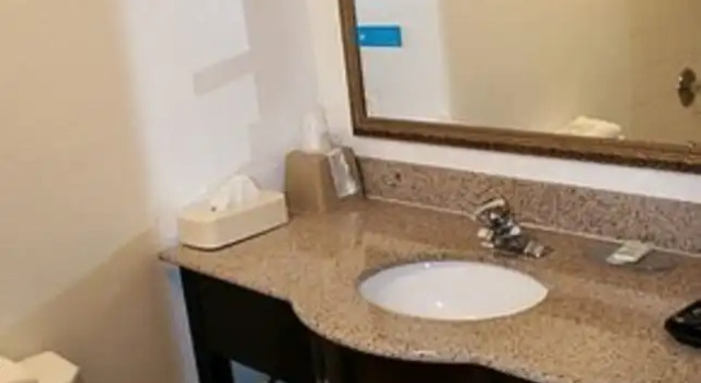 Четырёхместный номер Standard Valley Oaks Inn Woodland
