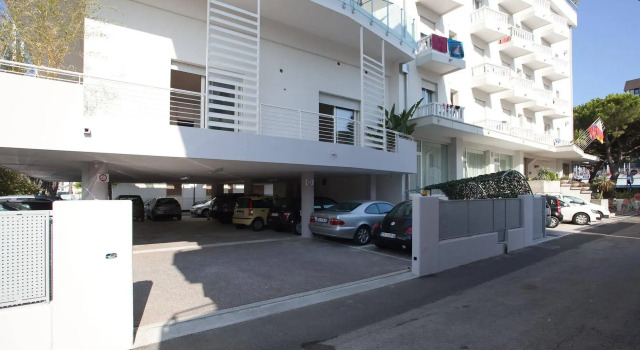 Hotel Tropical, Book Hotel Hotels in Veneto with a Pool, Swimming Pool