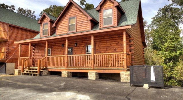 DT 2 Brand NEW Cabins 2 Pools 2 HOT Tubs ETC