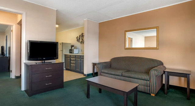 Шестиместный люкс Rodeway Inn & Suites Rehoboth Beach