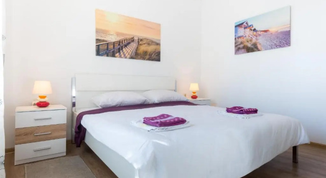 Апартаменты Sunlit Comfort Apartments