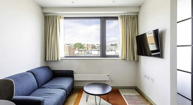 1-bed Apartment: Close to Wimbledon Station