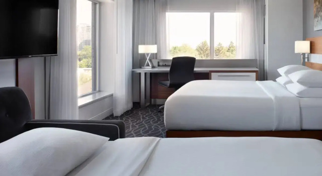 Двухместный номер Standard Delta Hotels by Marriott Waterloo