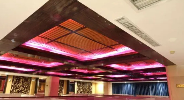 Xinxiang Zhonglian Hotel, Rezervovat Hotel Xinxiang Henan