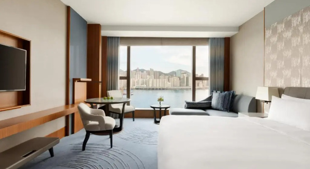 Двухместный клубный номер с видом на море Kerry Hotel Hong Kong by Shangri-la