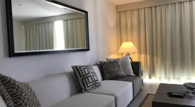 Large Luxury apartment on Palm Beach