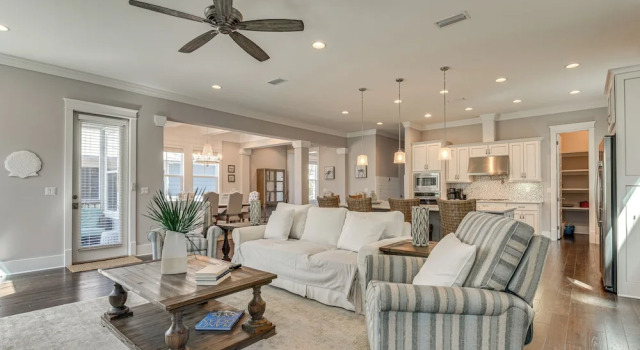 1 Mi to Blue Mtn Beach! 30A Getaway w/ Golf Cart, Book Feriehus Villaer i Florida, Villa