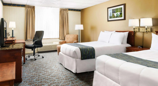 Четырёхместный номер Standard Lakeview Golf Resort