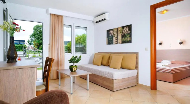 Апартаменты Antigone Hotel