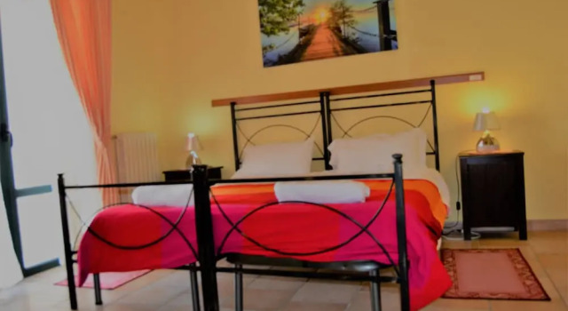 Holiday House & Events With Private Pool in the Center of Sicily, Book Villa Hotels in Sicily with Parking, Parking