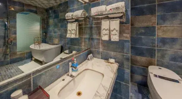 Yingxiang Theme Hotel(伊宁映像主题酒店（伊宁市上海城）)