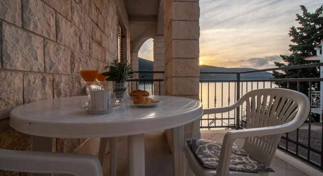 Студия Comfort с балконом и с видом на море Villa Anteo