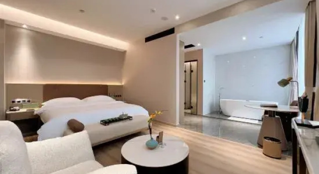 Heyue Tanks Hotel, Rezervovat Hotel Hotely v Guangdong s bazénem, Bazén