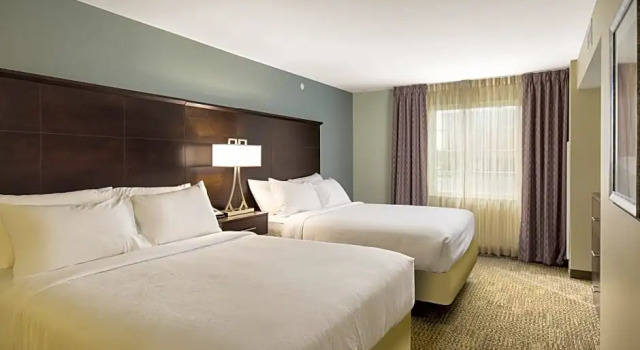 Четырёхместный люкс c 1 комнатой Staybridge Suites Toledo/Maumee by IHG
