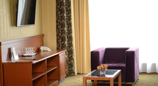 Hotel Golden Lake Resort