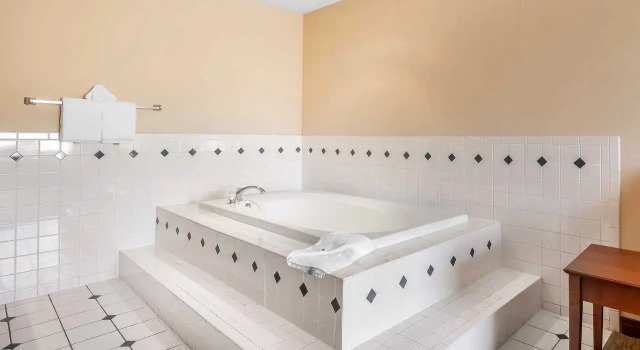 Люкс Quality Inn & Suites Owasso US-169