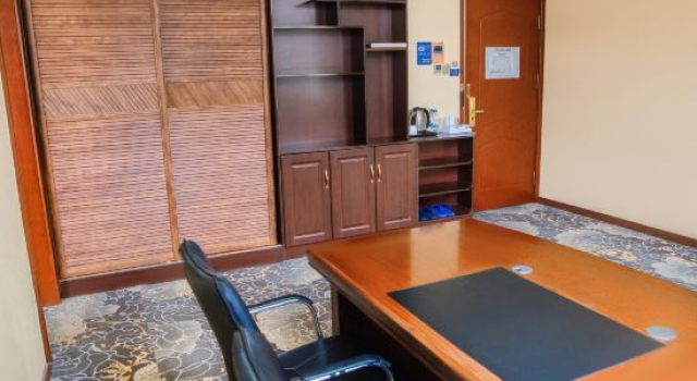 Люкс Business Korla Tianyun Business Hotel