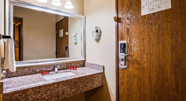 Двухместный семейный номер Standard SureStay Plus Hotel by Best Western Kearney